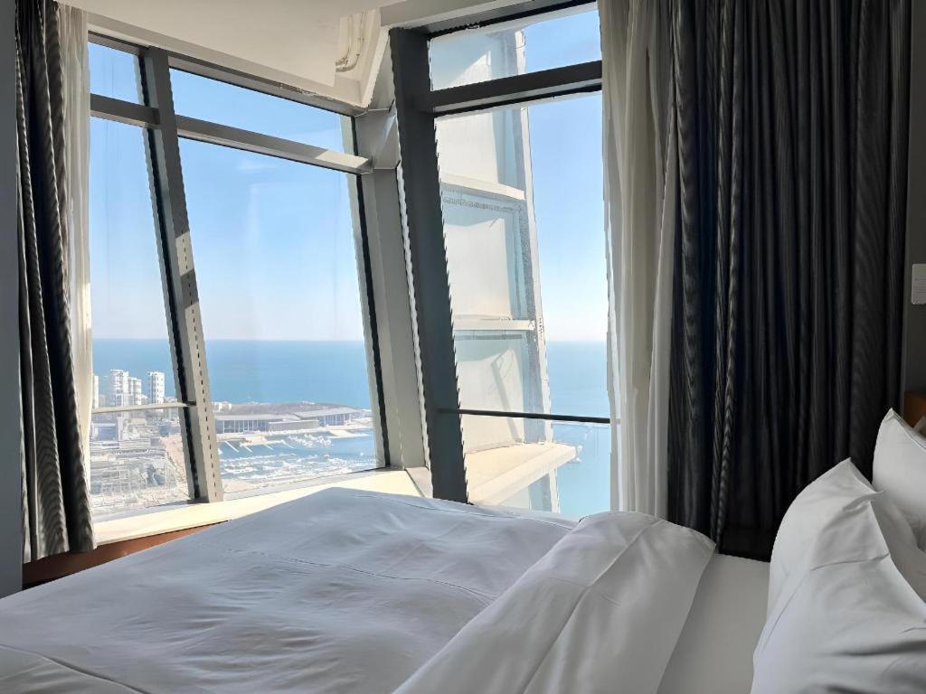 Grand Madison Qingdao Harbour-View Central（Former Qingdao Farglory Hotel） Exterior photo